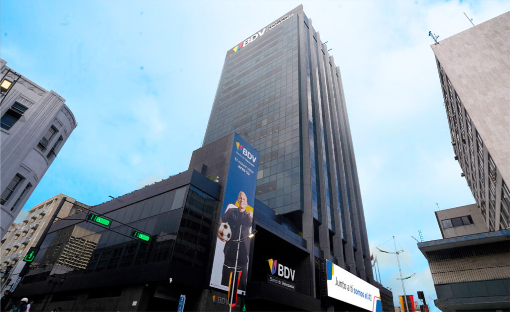 Créditos bancarios impulsan sectores productivos y democratizan financiamiento nacional