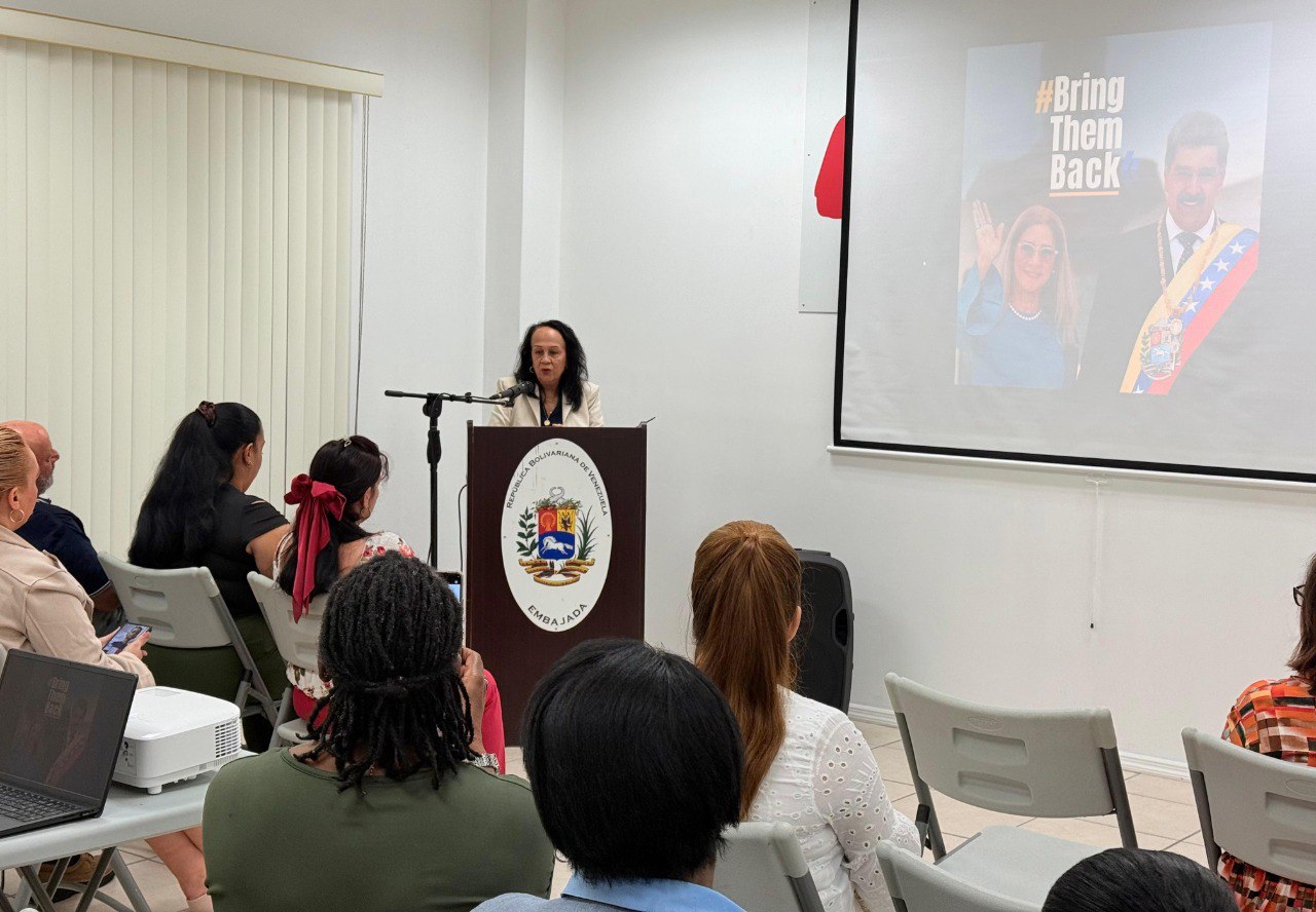 #BringThemBack Proyectan en Antigua y Barbuda película biográfica del Presidente Maduro